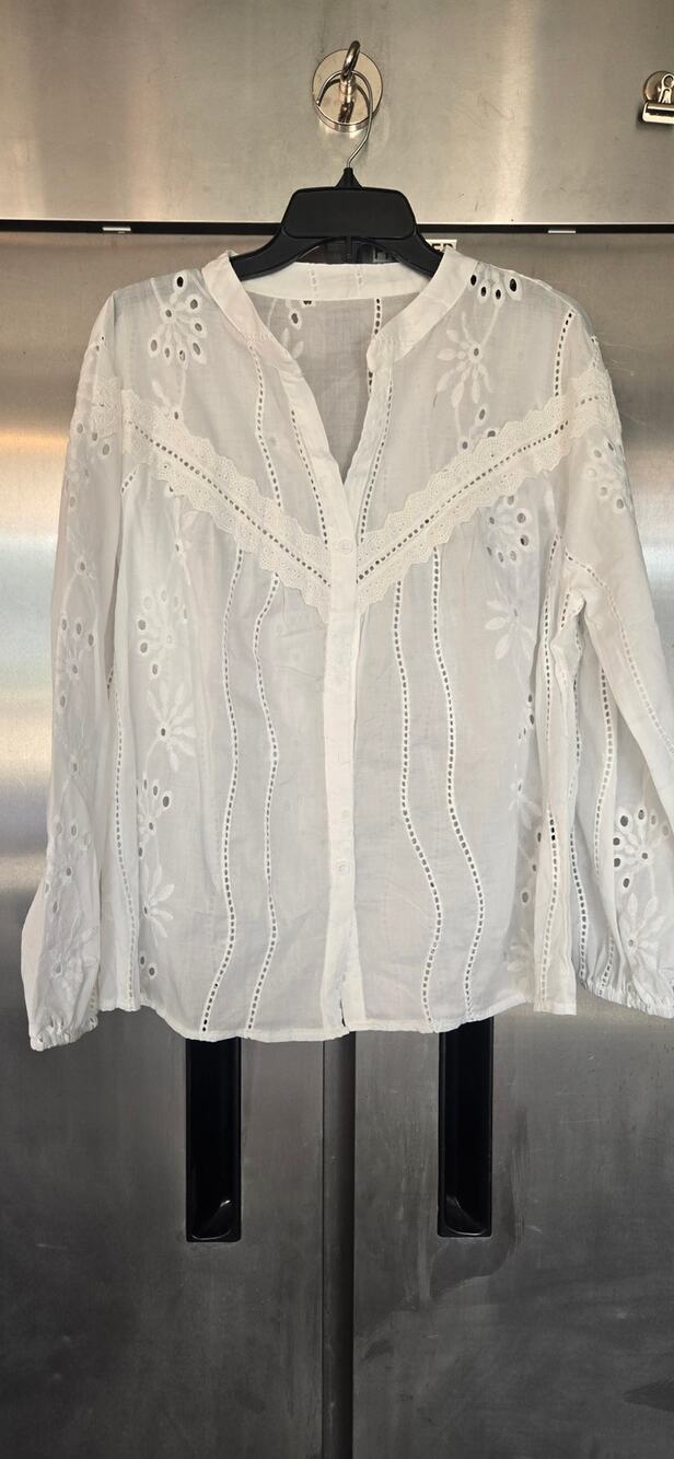 Shein White Eyelet Button Front Blouse Long Sleeve Size XL